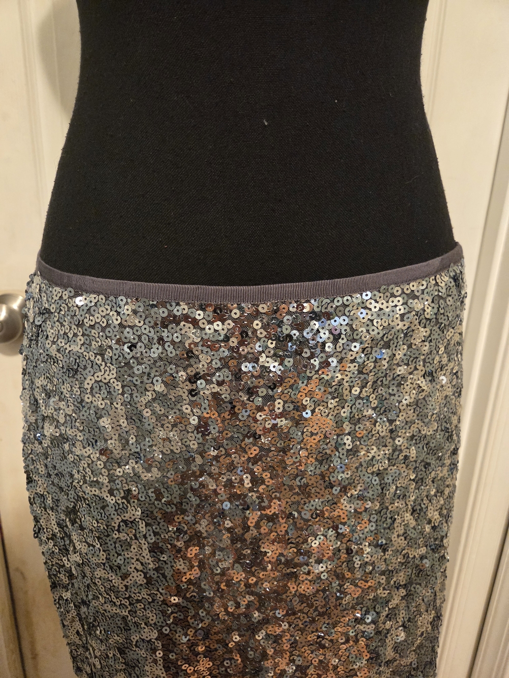 White House Black Market Silver Sequin Pencil Skirt - Picture 2 of 9